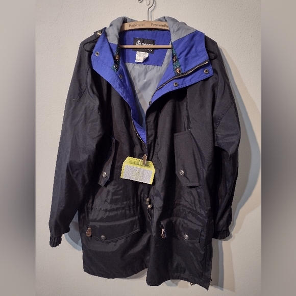 Nórdica Other - Nórdica size Medium Ski Anorak jacket black 6 pockets, hood